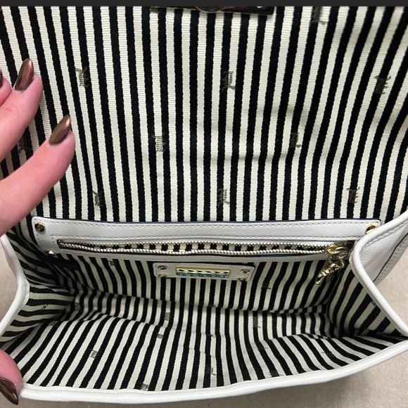 L.A.M.B. Clutch - Picture 3 of 9